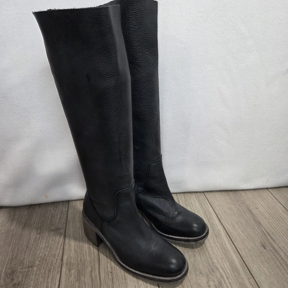 FREE PEOPLE Essential Boots 36 / 6 Washed Out Black Leather Tall Block Heel Boho - Picture 8 of 16